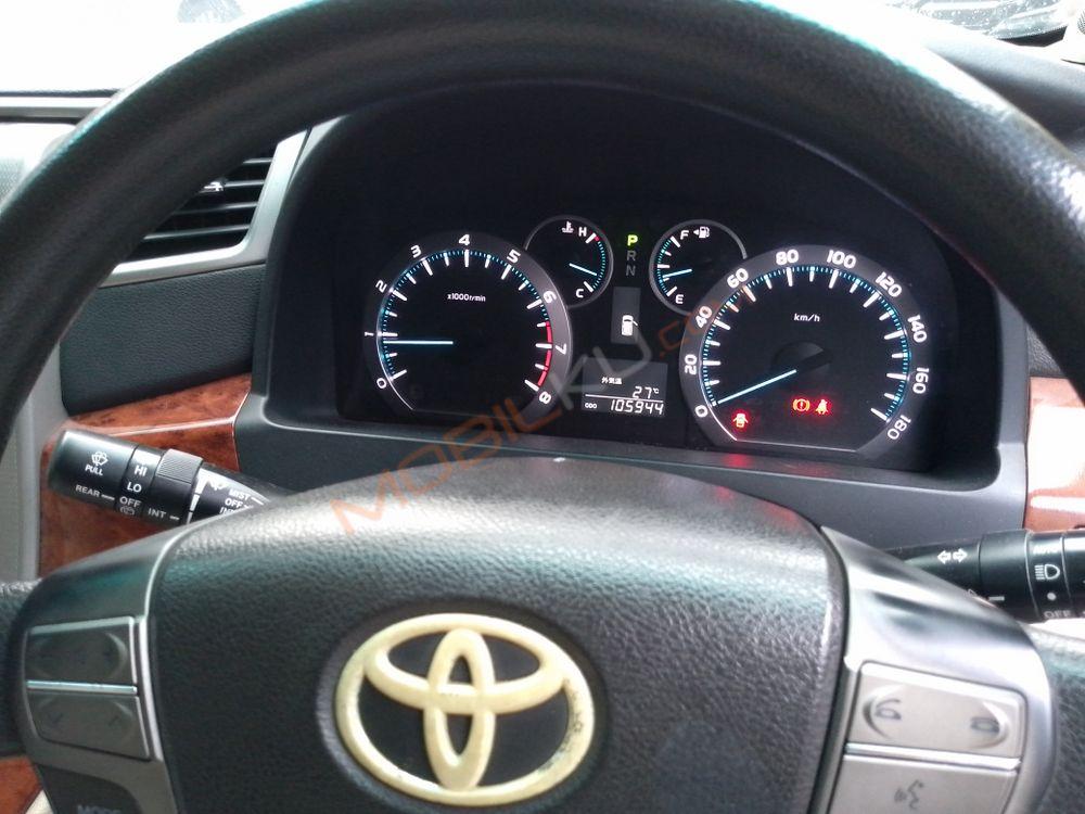 Mobil Toyota Alphard 2009
