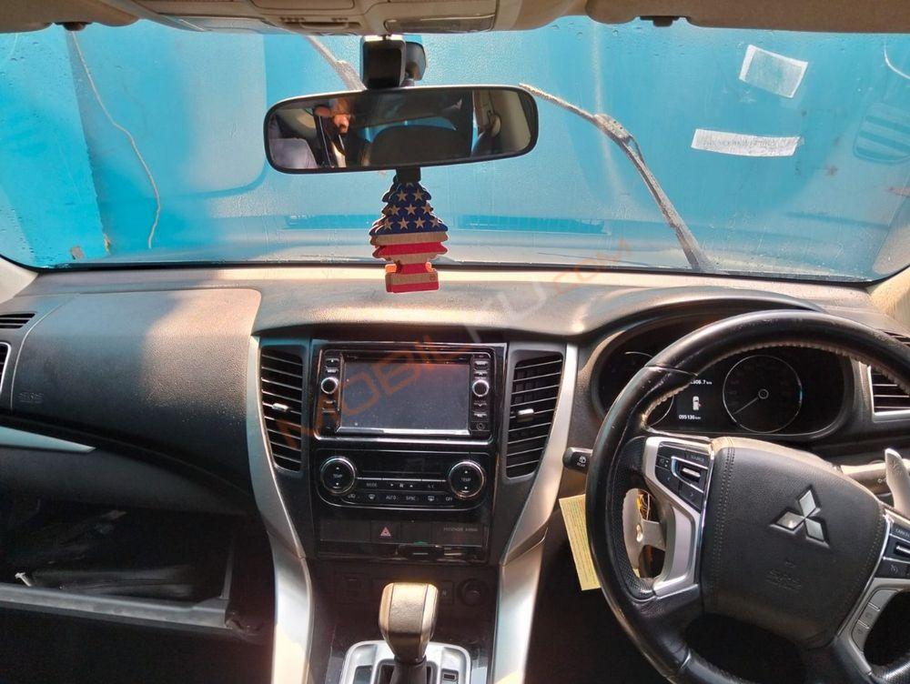 Mobil Mitsubishi Pajero Sport 2018