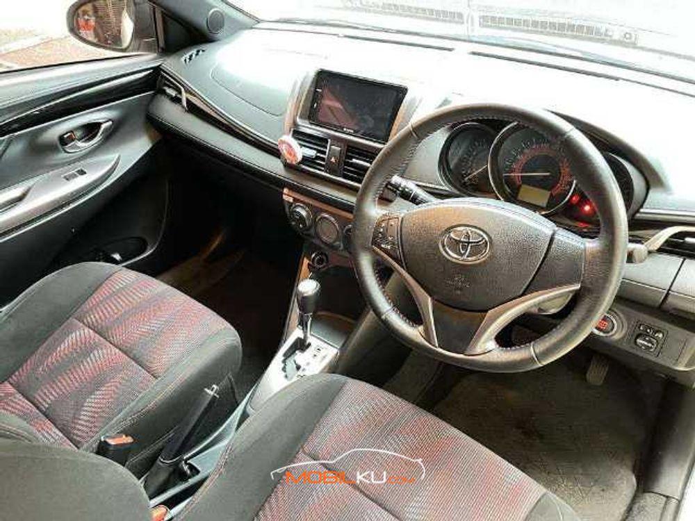 Mobil Toyota Yaris 2017