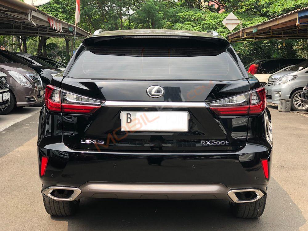Mobil Lexus RX 2017