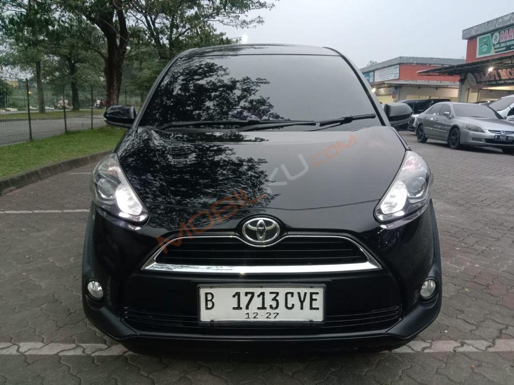 Mobil Toyota Sienta 2017