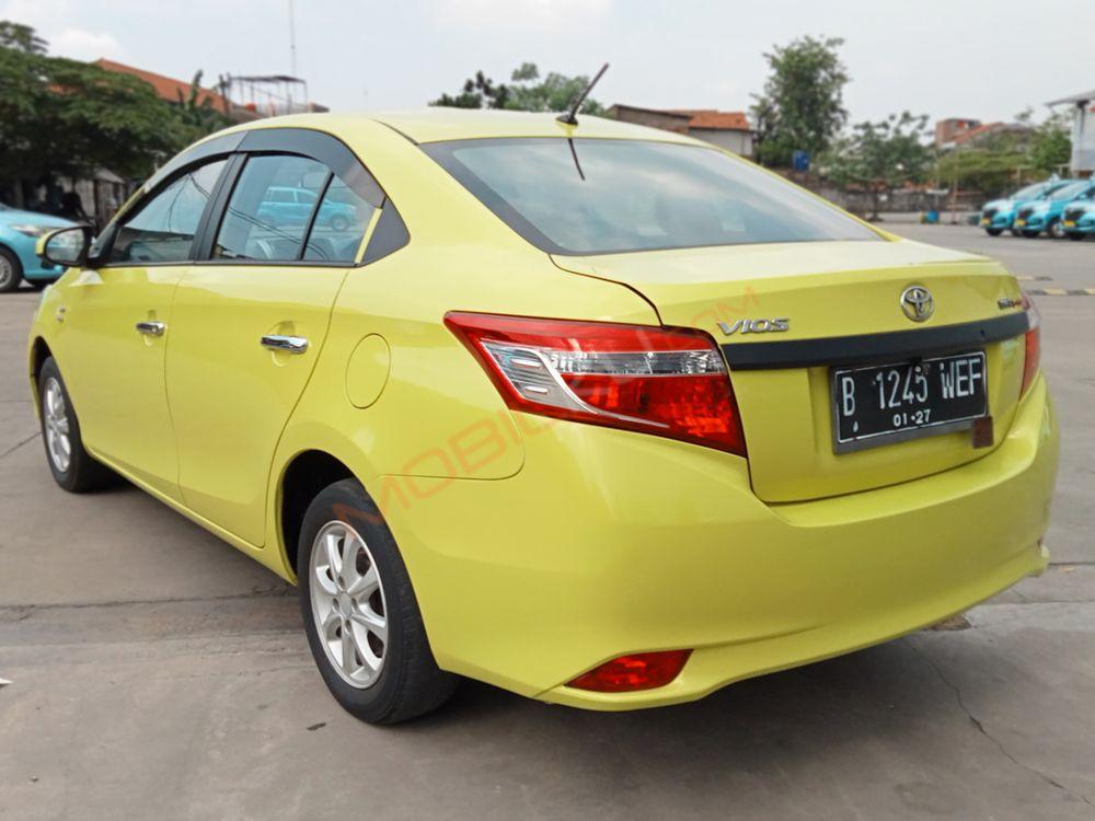 Mobil Toyota Limo 2015