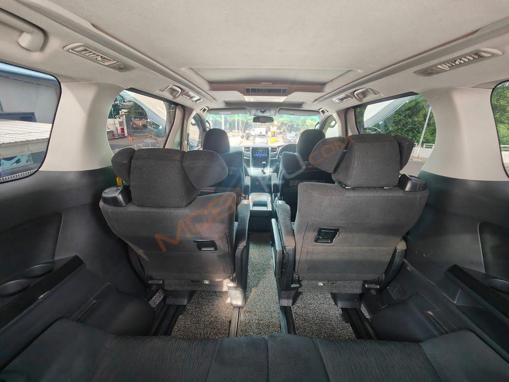 Mobil Toyota Alphard 2014