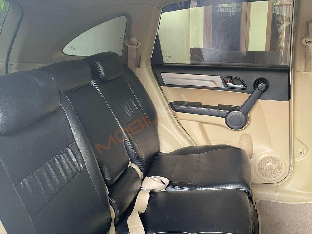 Mobil Honda CR-V 2011