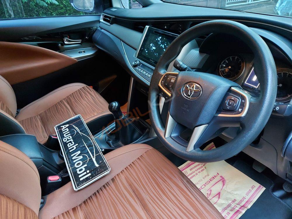 Mobil Toyota Kijang Innova 2017