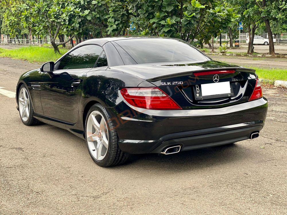 Mobil Mercedes-Benz SLK 2013