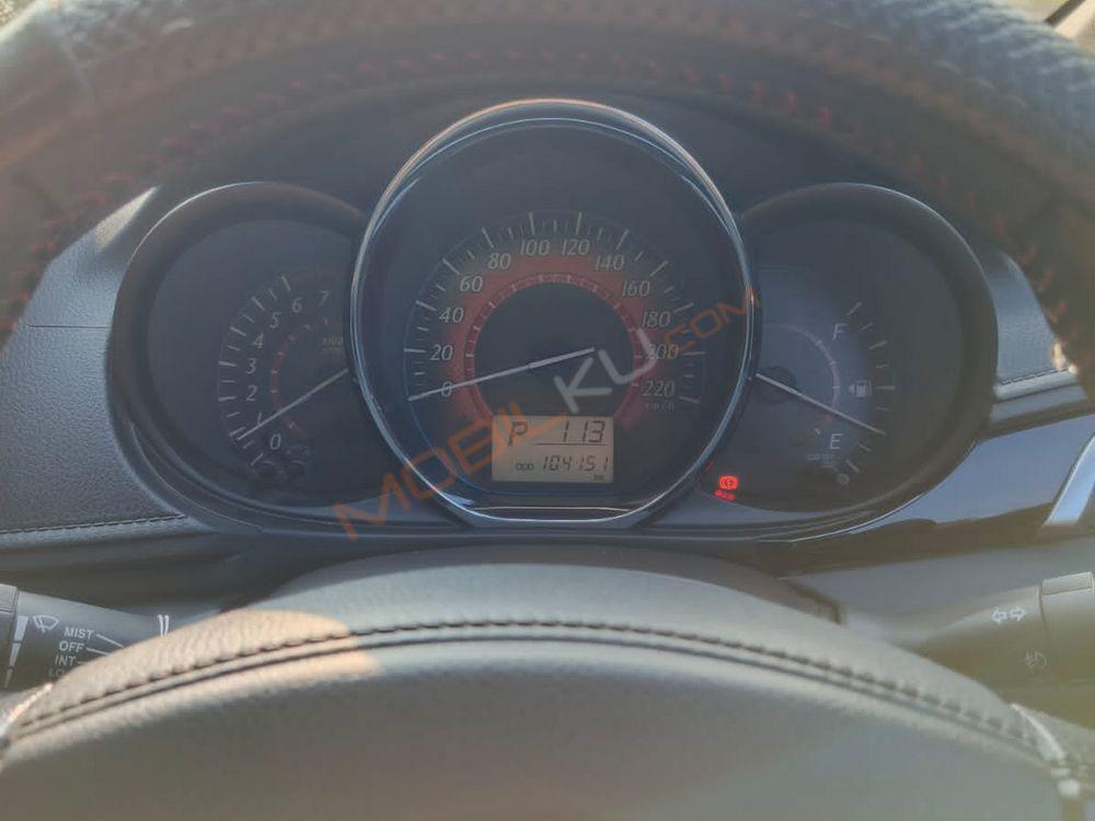 Mobil Toyota Yaris 2017