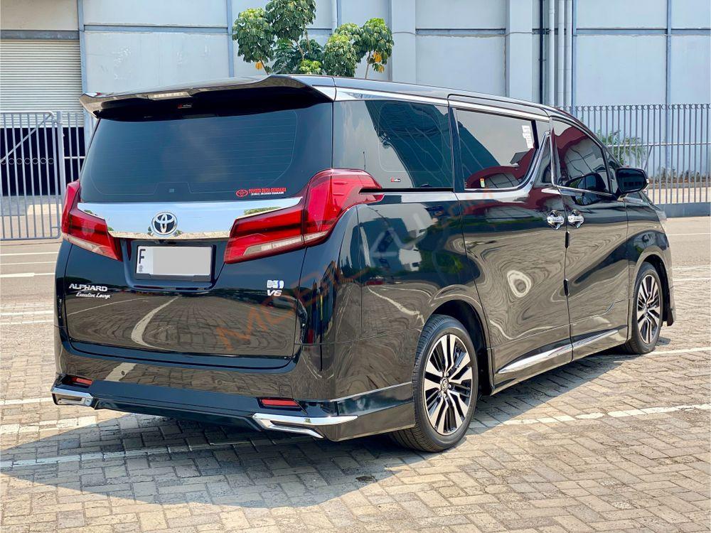 Mobil Toyota Alphard 2023