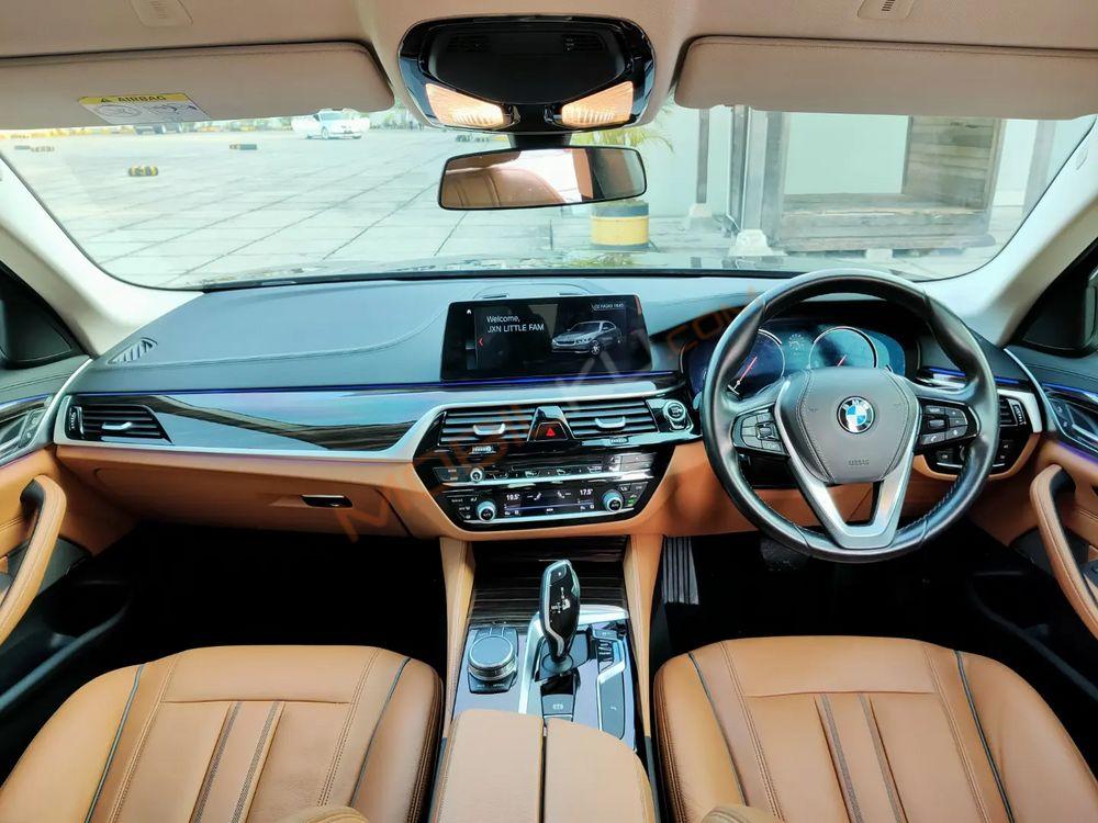 Mobil BMW 5 Series 2018
