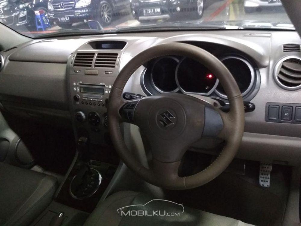 Mobil Suzuki Grand Vitara 2008