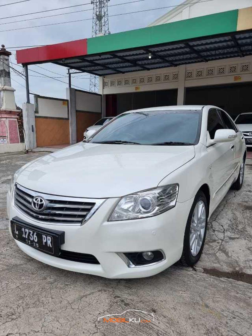 Mobil Toyota Camry 2012