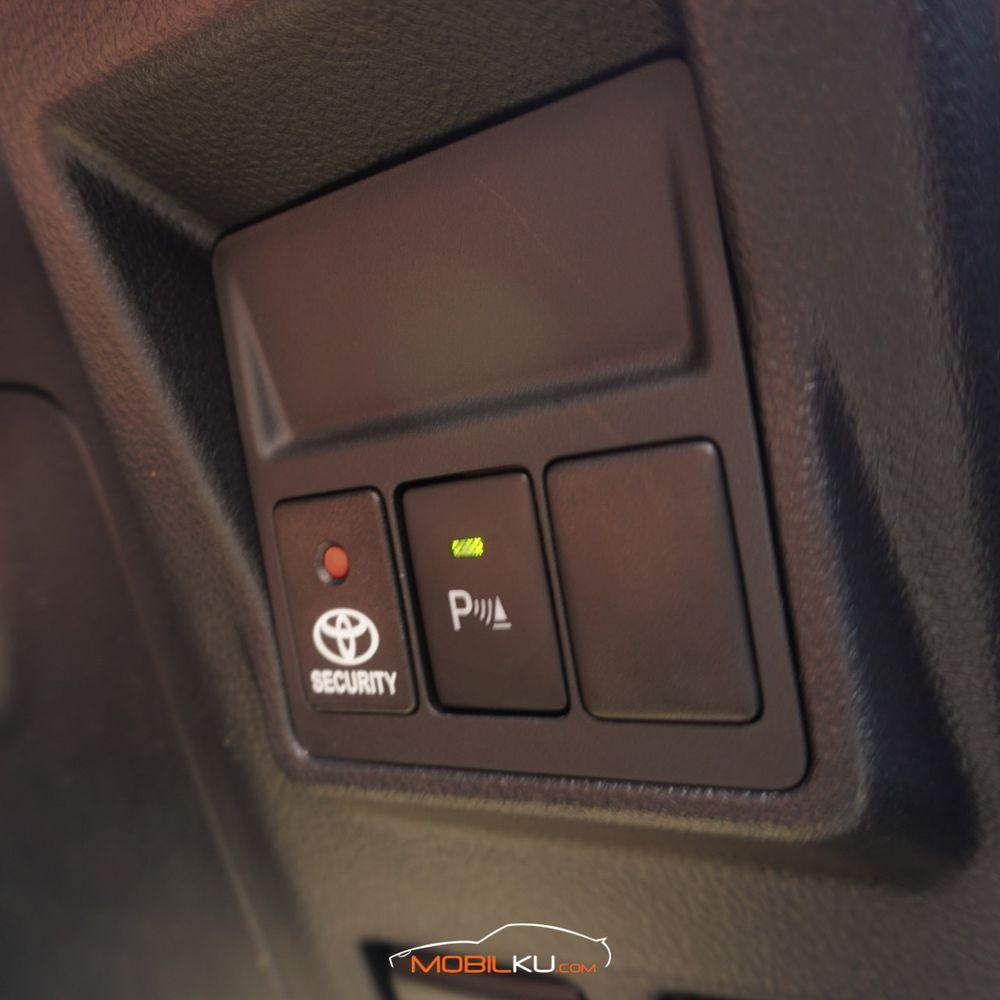 Mobil Toyota Kijang Innova 2019