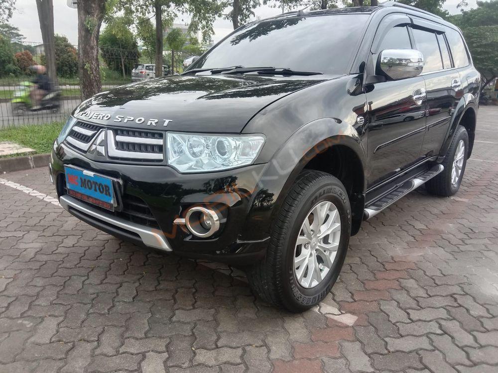 Mobil Mitsubishi Pajero 2014