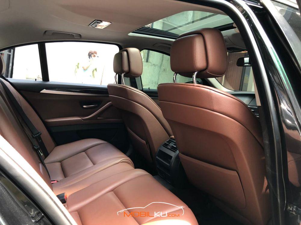 Mobil BMW 5 Series 2013