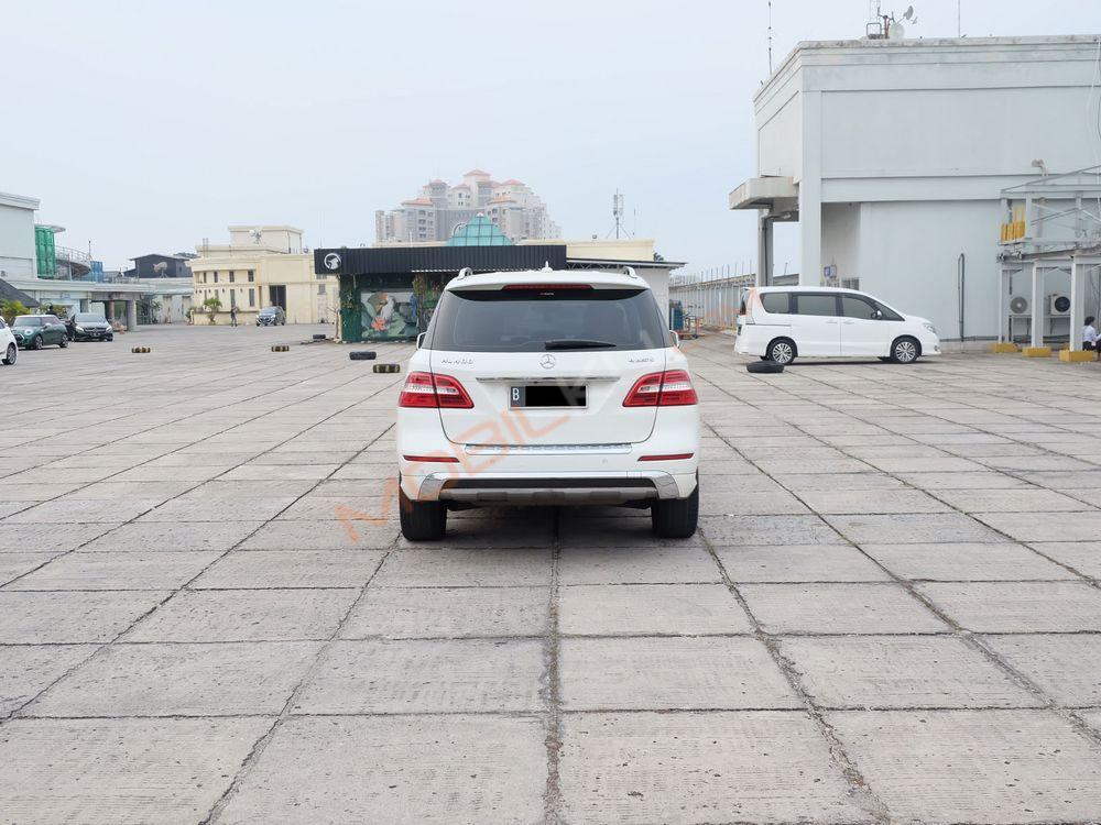 Mobil Mercedes-Benz ML 2015