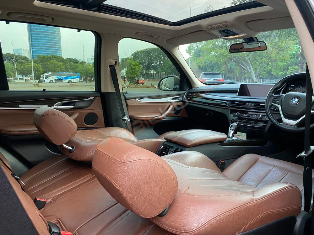Mobil BMW X5 2015