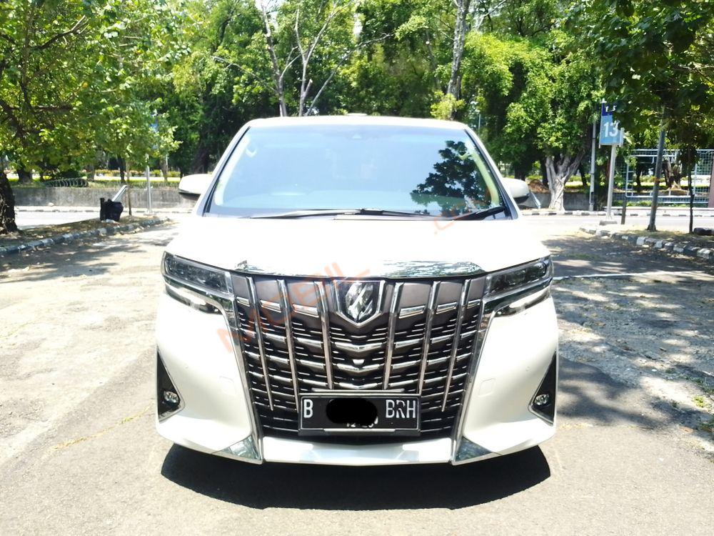 Mobil Toyota Alphard 2020