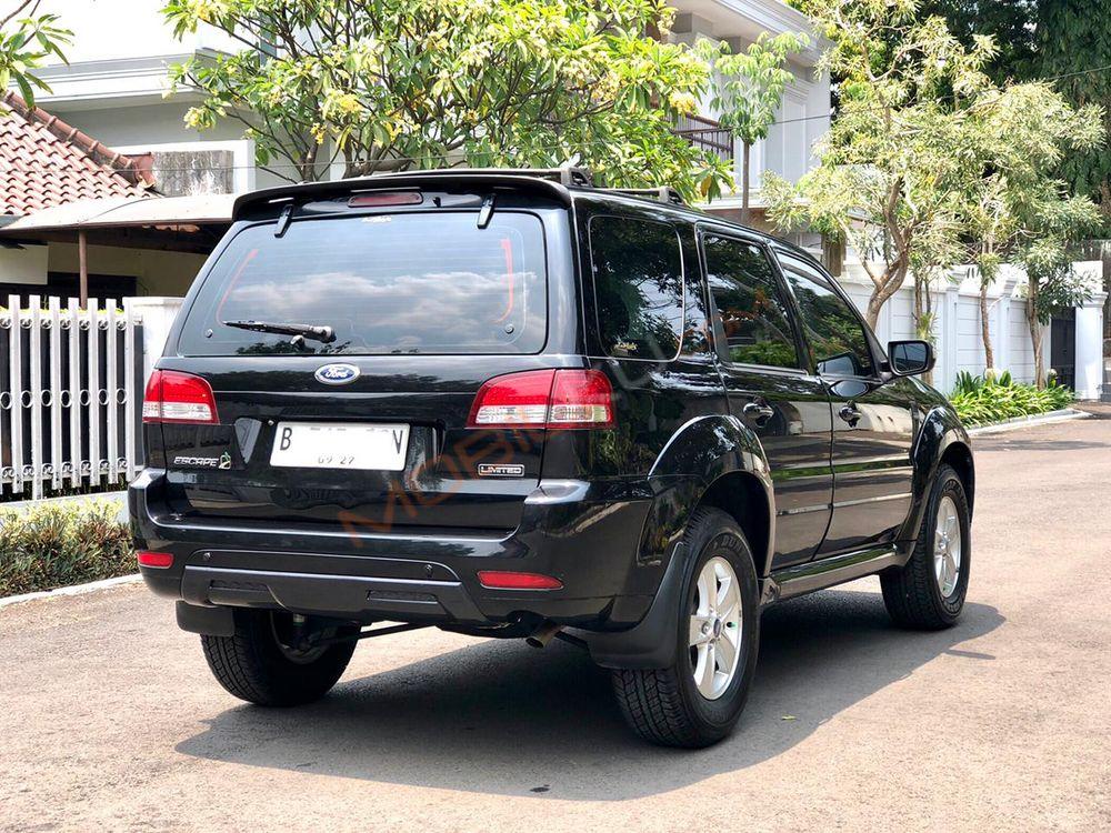 Mobil Ford Escape 2012