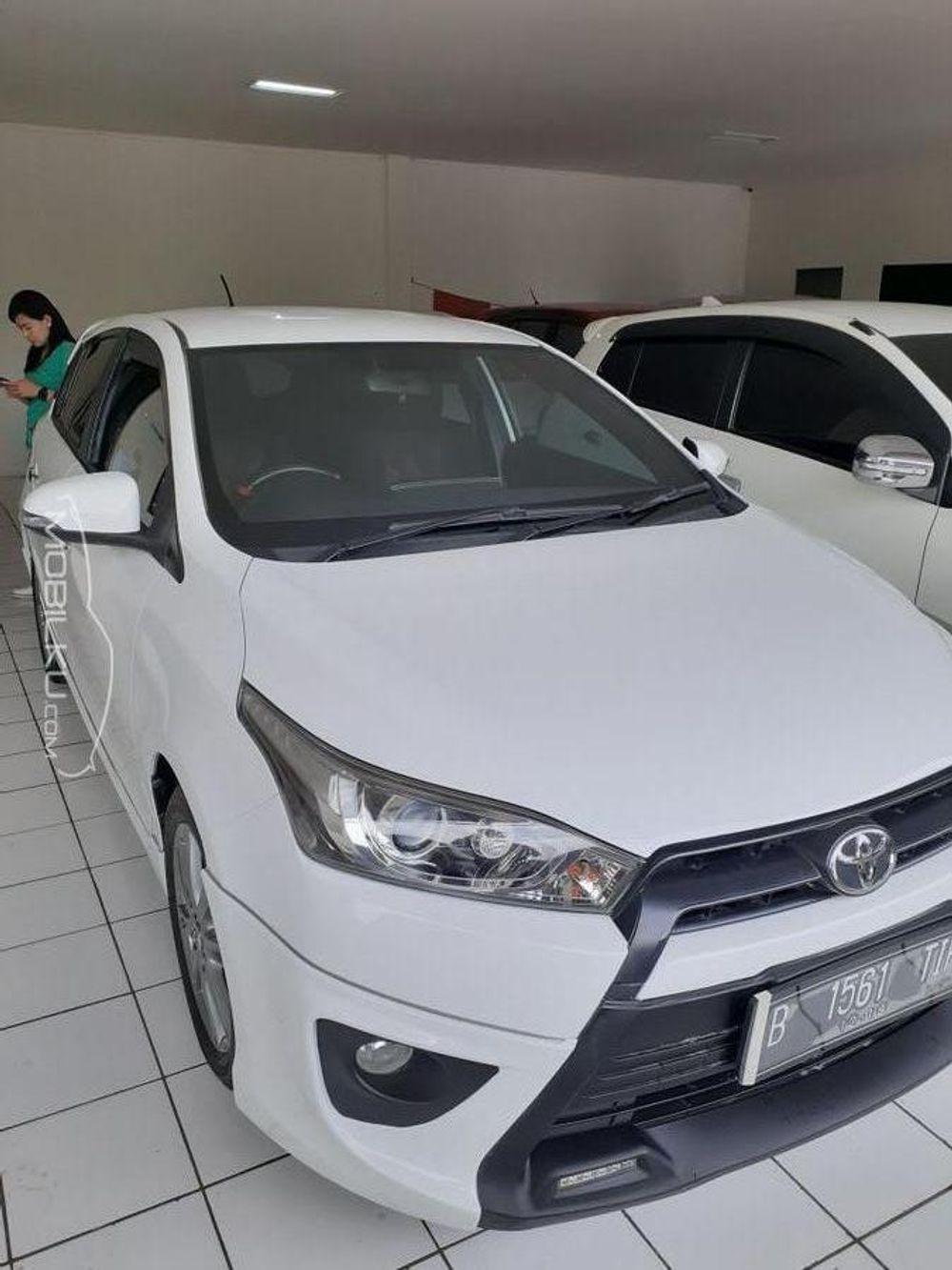 Mobil Toyota Yaris 2014