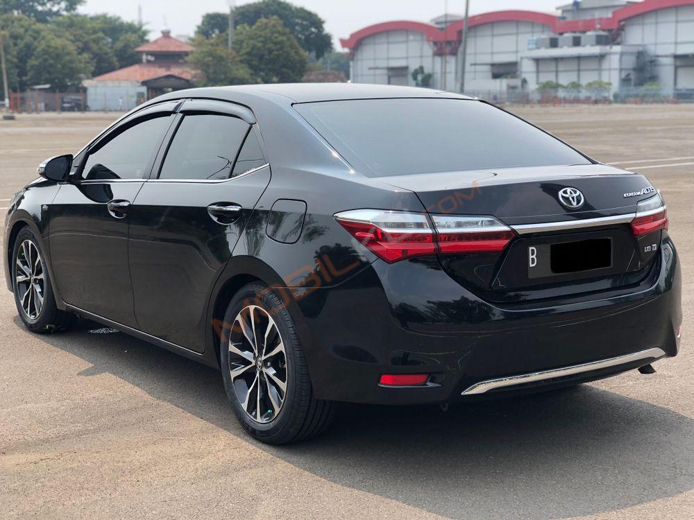 Mobil Toyota Corolla 2018