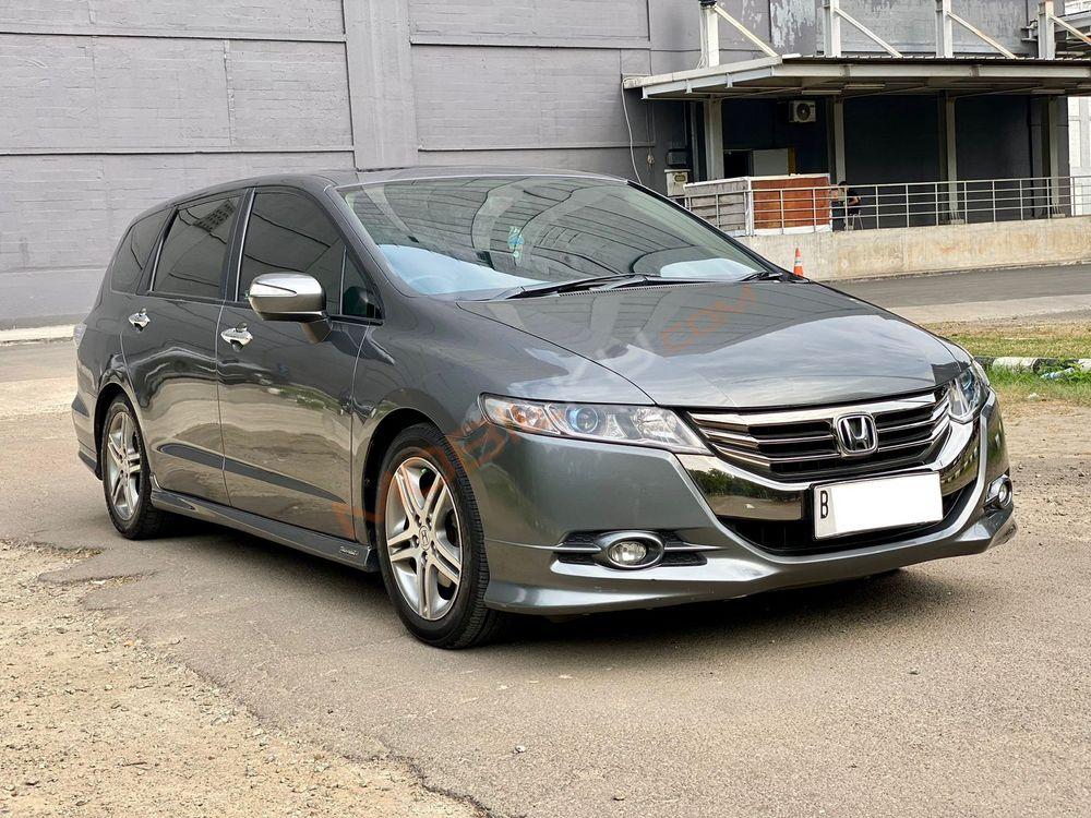 Mobil Honda Odyssey 2012