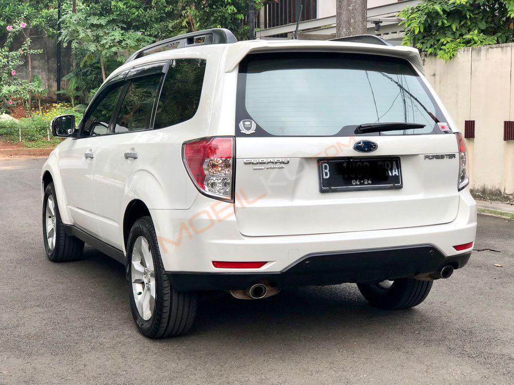 Mobil Subaru Forester 2012