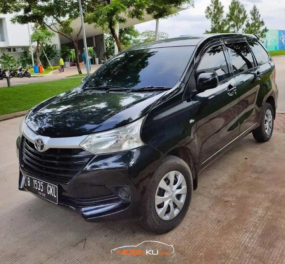 Mobil Toyota Avanza 2015