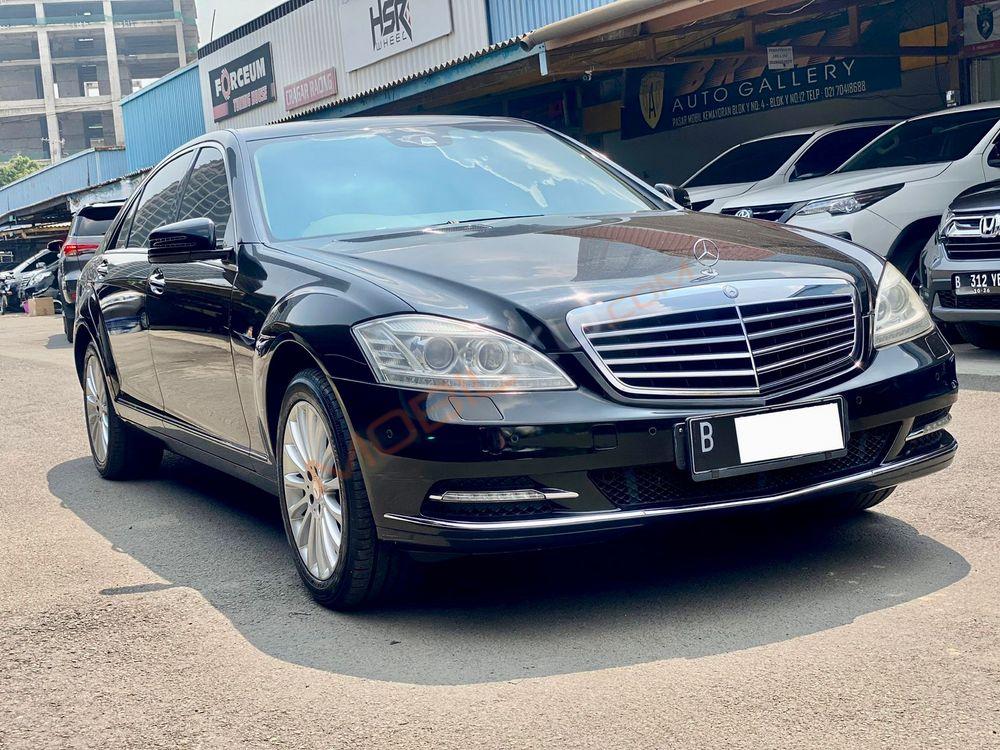 Mobil Mercedes-Benz S-Class 2011