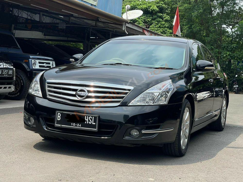 Mobil Nissan Teana 2010