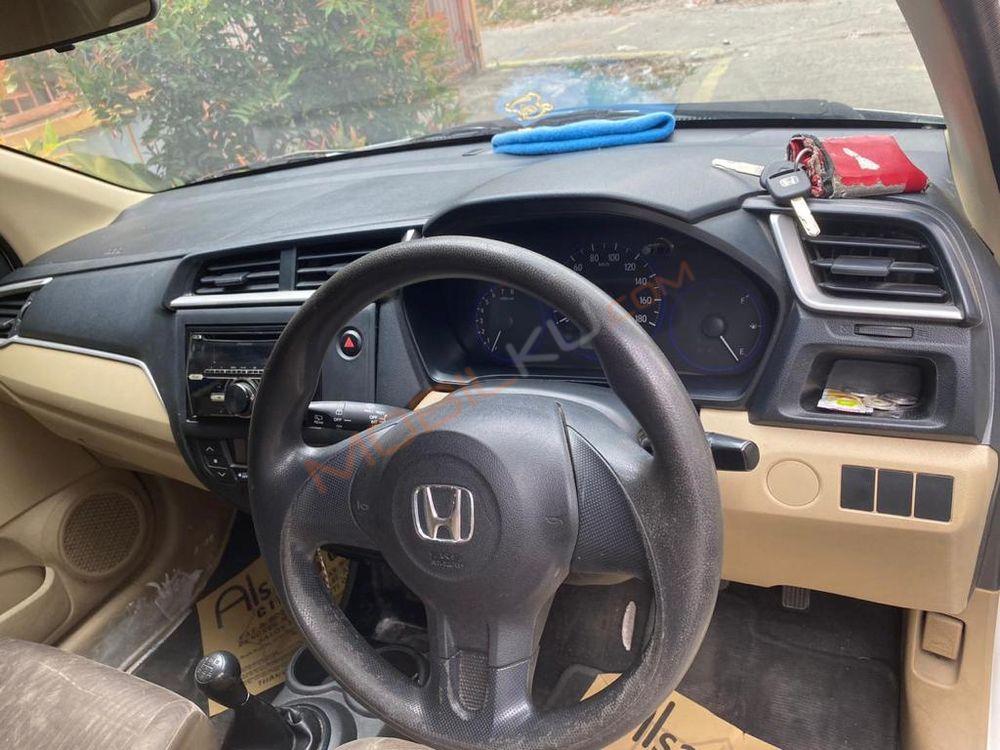 Mobil Honda Mobilio 2016