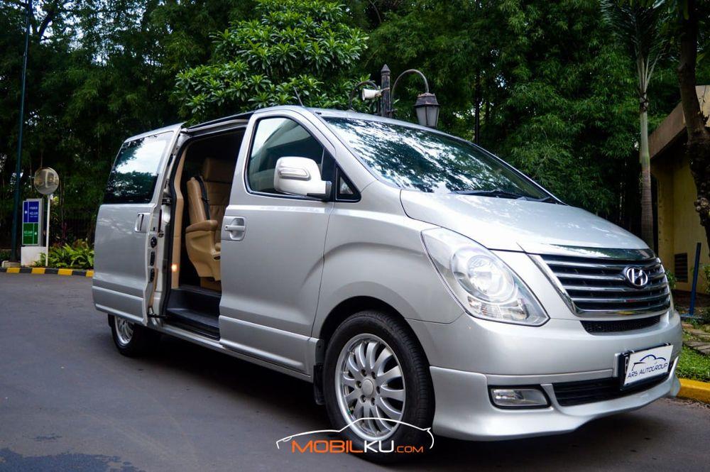 Mobil Hyundai H-1 2012