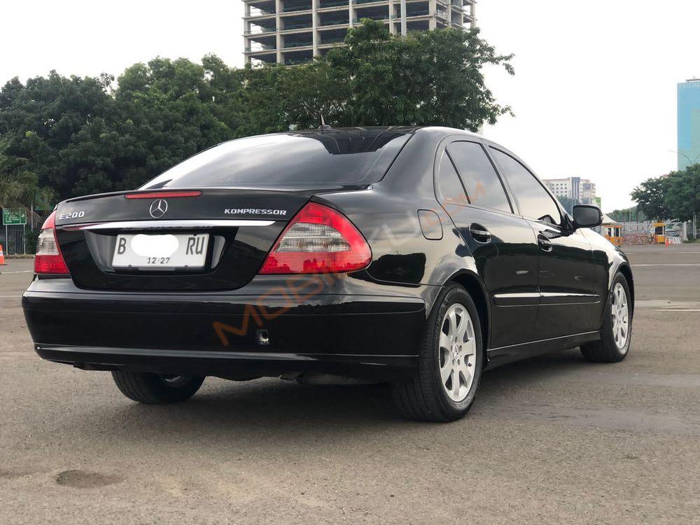 Mobil Mercedes-Benz E-Class 2007