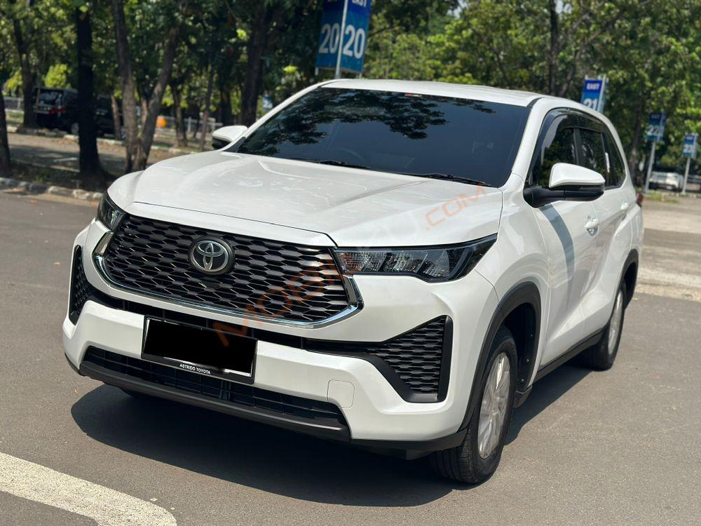 Mobil Toyota Kijang Innova Zenix 2023