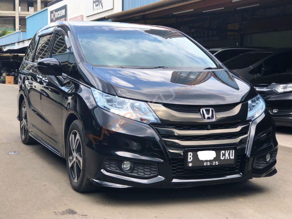 Mobil Honda Odyssey 2015