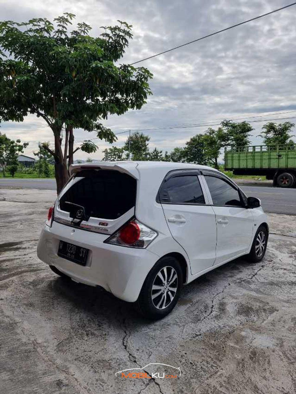 Mobil Honda Brio 2015
