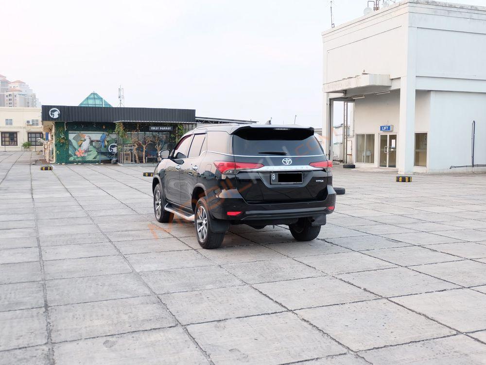 Mobil Toyota Fortuner 2016