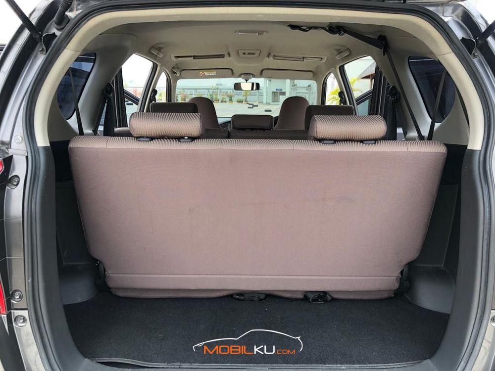 Mobil Toyota Calya 2018