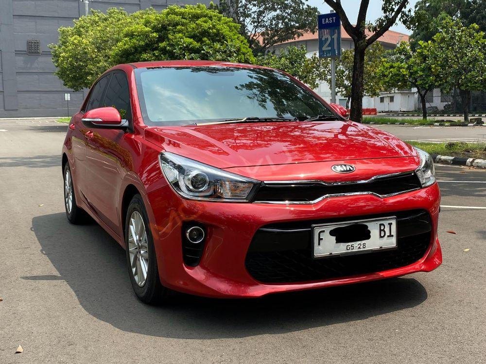 Mobil Kia Rio 2017