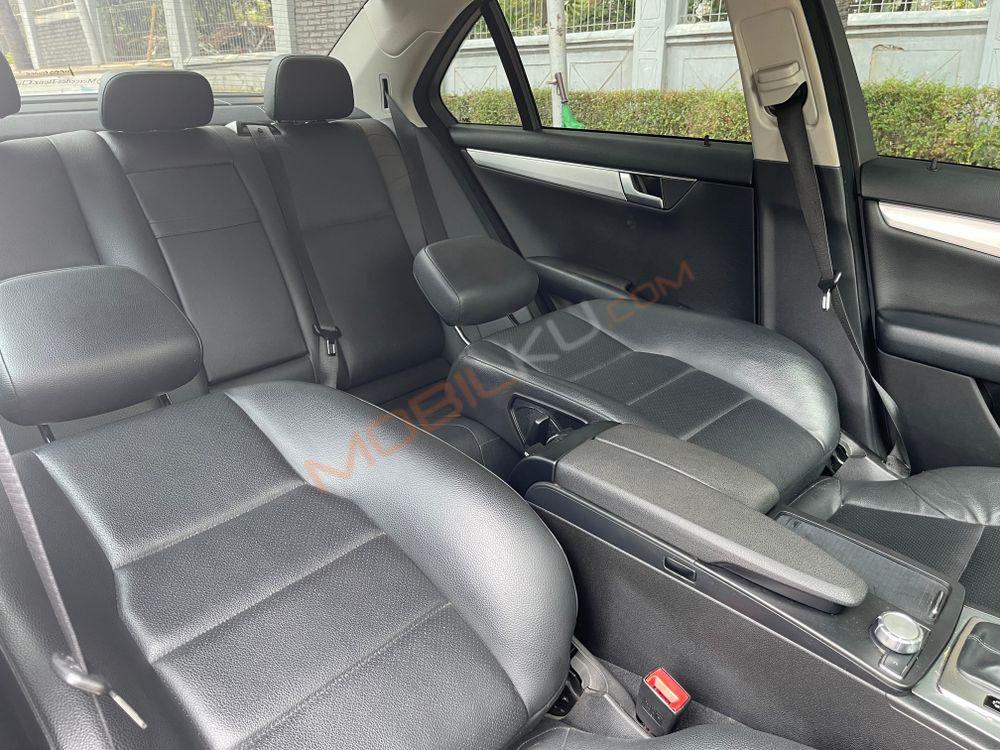 Mobil Mercedes-Benz C-Class 2014