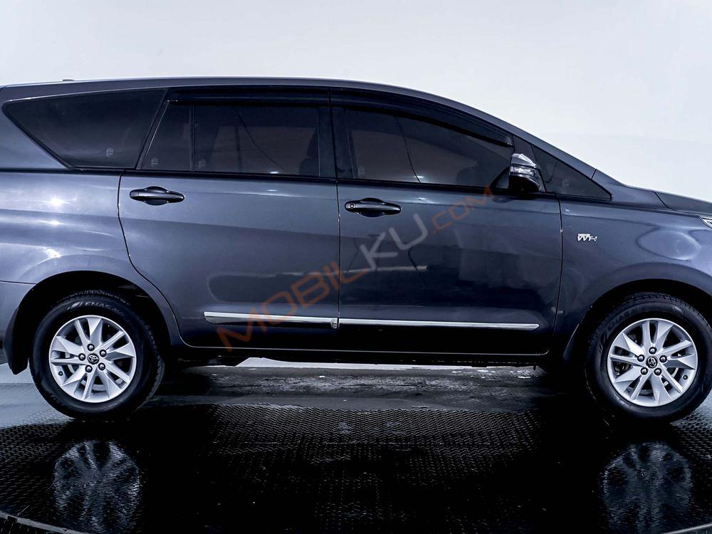 Mobil Toyota Kijang Innova 2017