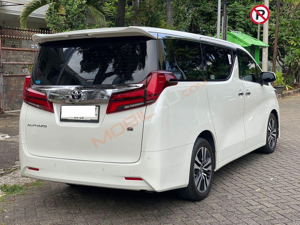 Mobil Toyota Alphard 2020