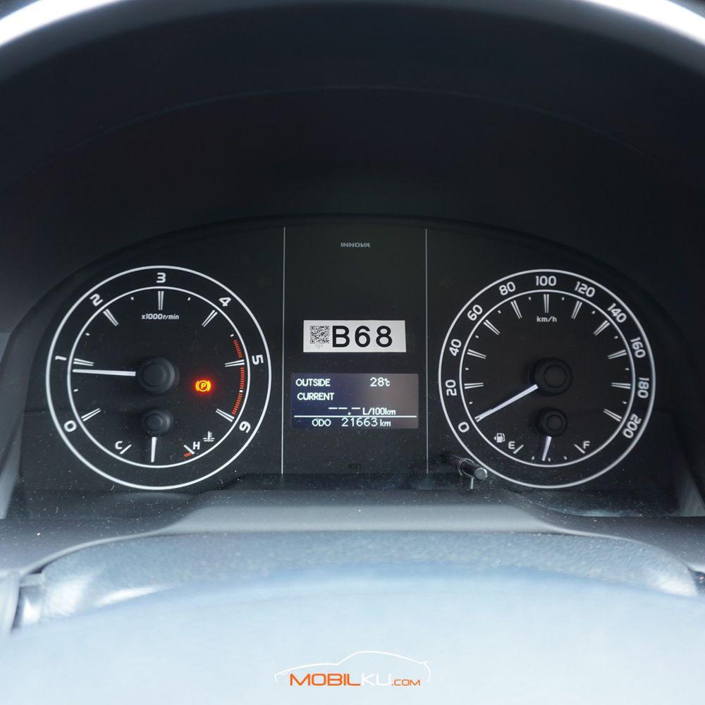 Mobil Toyota Kijang Innova 2019