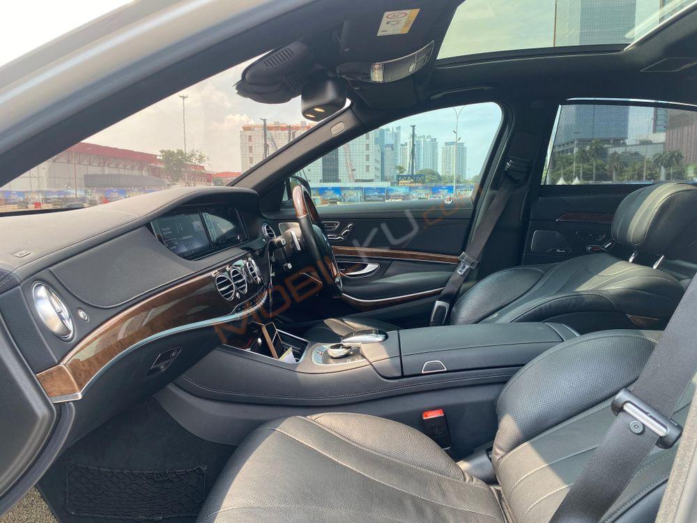 Mobil Mercedes-Benz S-Class 2015