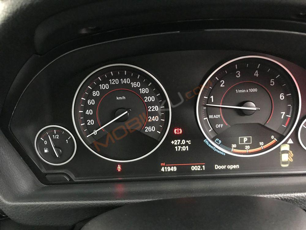 Mobil BMW 3 Series 2014