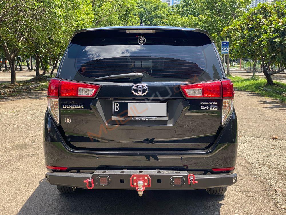 Mobil Toyota Kijang Innova 2021