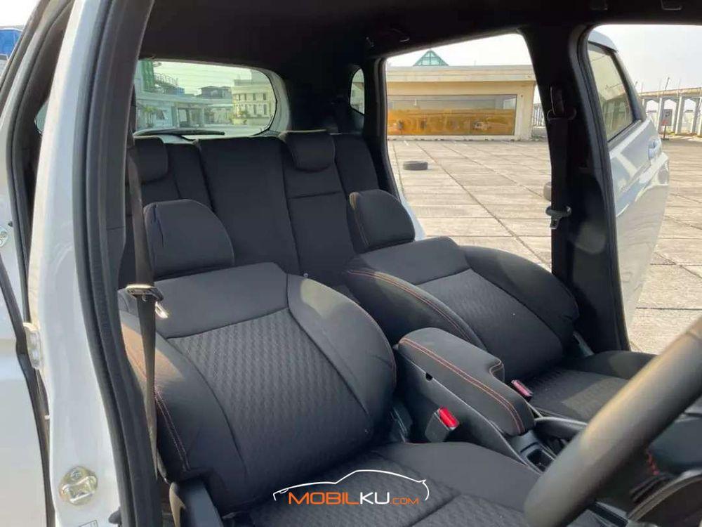 Mobil Honda Jazz 2019