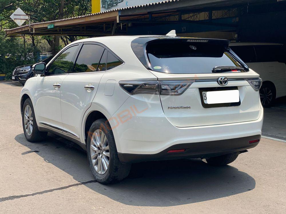 Mobil Toyota Harrier 2015