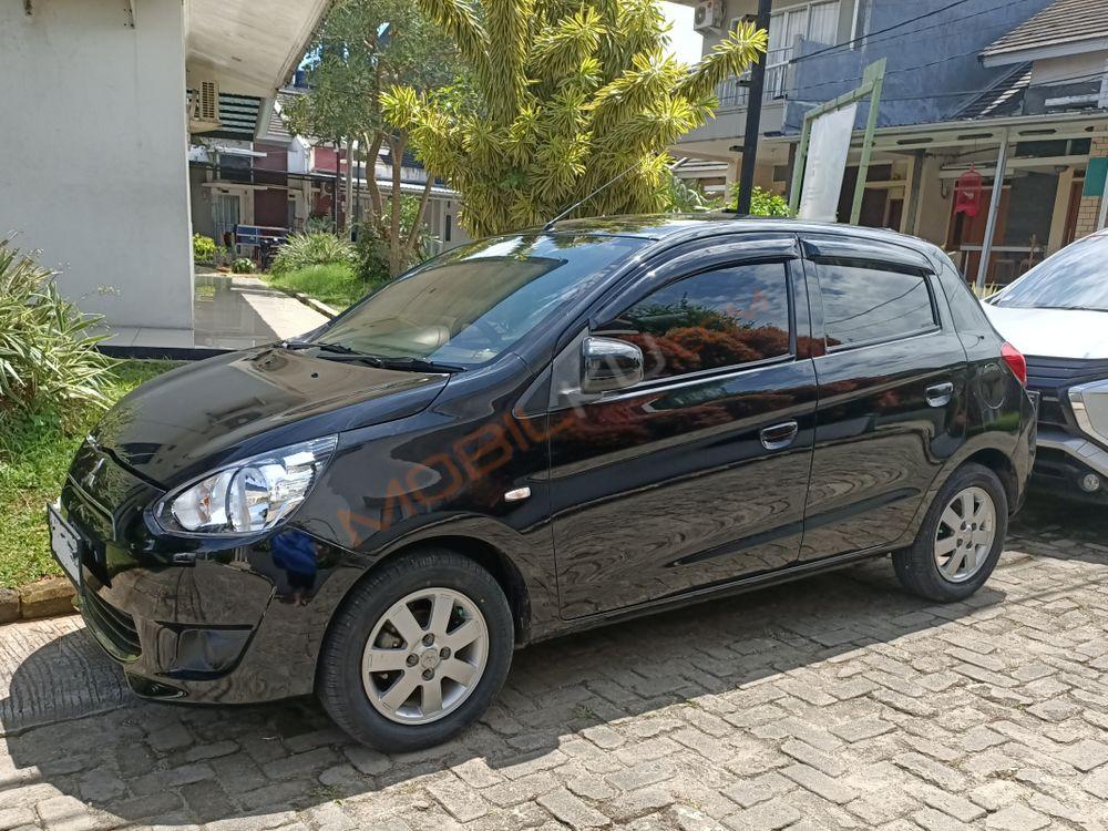 Mobil Mitsubishi Mirage 2012