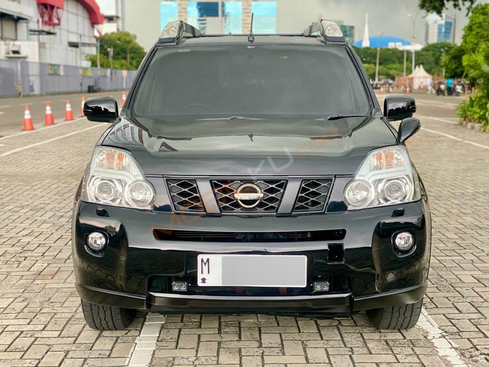 Mobil Nissan X-Trail 2008