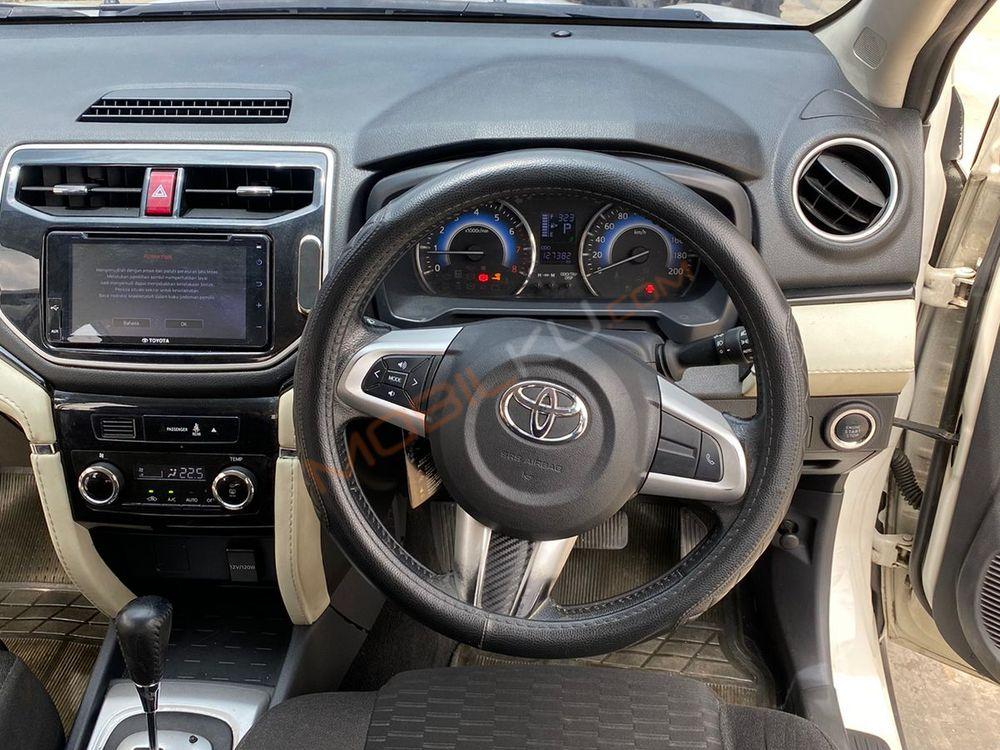 Mobil Toyota Rush 2018